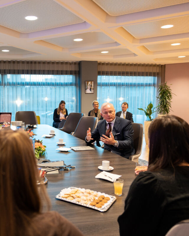 Ambtsbezoek CdK aan Lelystad — 20251125_173709_DanielSylla_Ambtsbezoek CdK Lelystad_3745