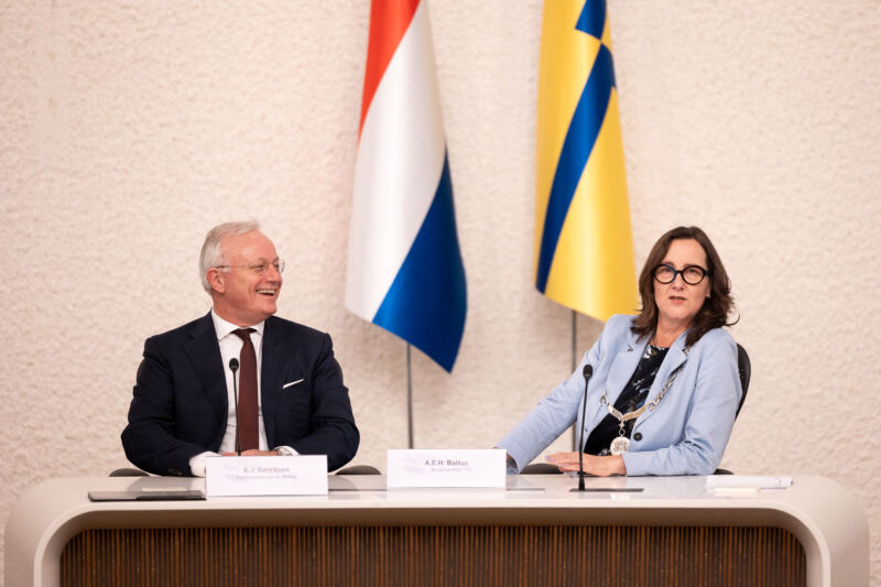 Ambtsbezoek CdK aan Lelystad — 20251125_183737_DanielSylla_Ambtsbezoek CdK Lelystad_1052