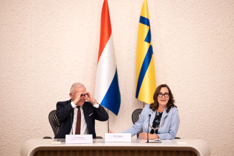 Ambtsbezoek CdK aan Lelystad — 20251125_183833_DanielSylla_Ambtsbezoek CdK Lelystad_1129