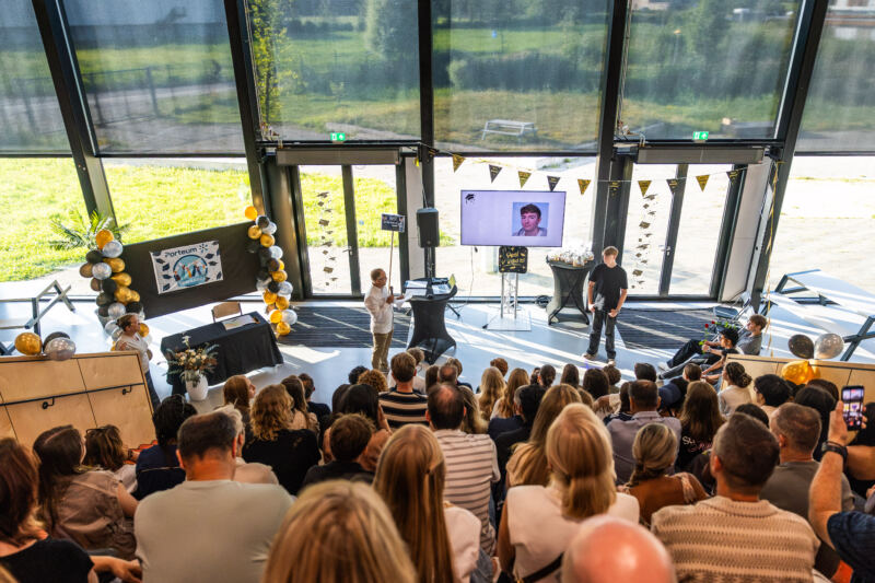 Diploma uitreiking HV 2026 — 20260701_194002_DanielSylla_Diploma Uitreiking Porteum 2026_9025