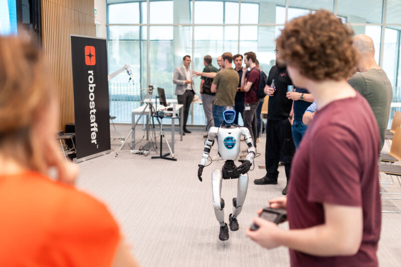 Humanoïde robotica van potentie naar praktijk — 20260526_172414_DanielSylla_Humanoïde robotica van potentie naar praktijk_2904
