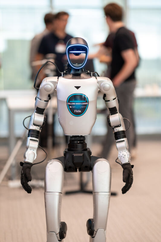 Humanoïde robotica van potentie naar praktijk — 20260526_173453_DanielSylla_Humanoïde robotica van potentie naar praktijk_5526